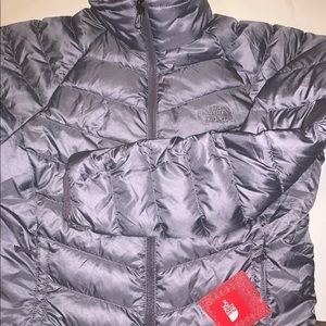The North Face Womens 550 Puffer Quilted Coat.